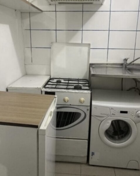 Titan, Bl 1 Decembrie, Postavarul